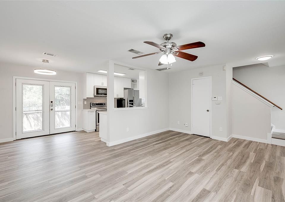 1st image of 1015 E Yager Ln Unit 203