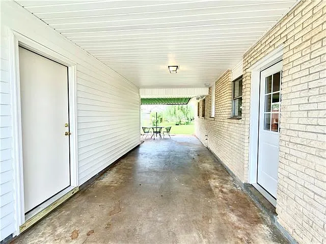 5016 Trenton St — Photo 11