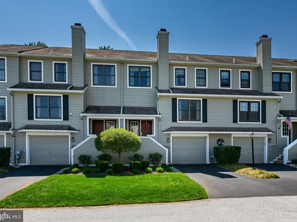 704 Radcliffe Ct, Newtown Square, PA 19073