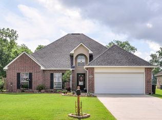 5196 Hemingway Dr, Darrow, LA 70725