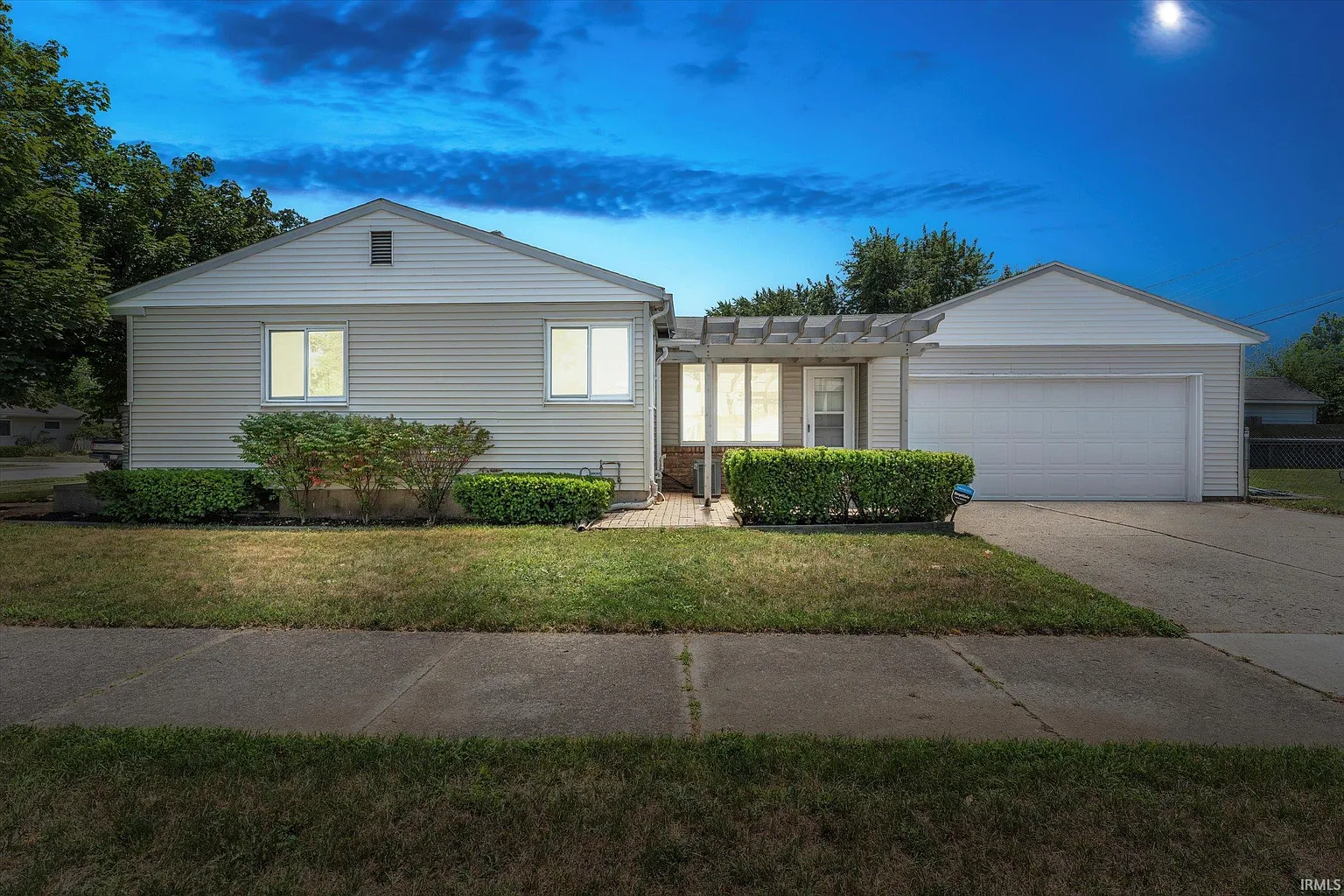1329 Pyle Ave photo 1