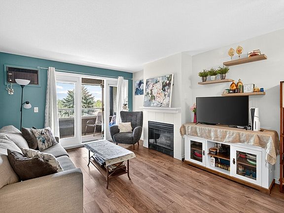 3rd image of 3175 De Montreuil Ct Unit 412
