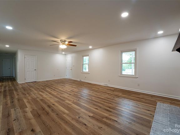 5th image of 16908 Knoxwood Dr