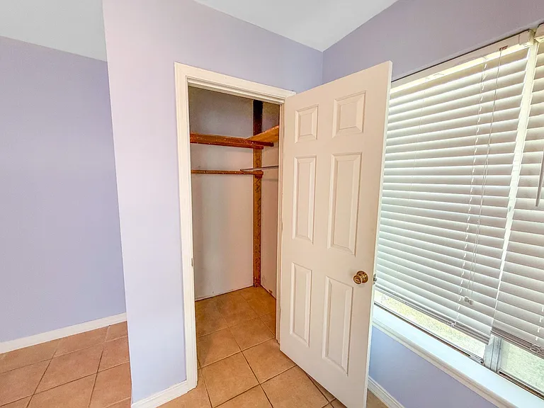 1113 S Vermont Ave — Photo 9
