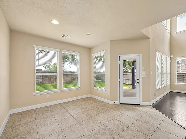 27903 Hunters Rock Ln — Photo 6
