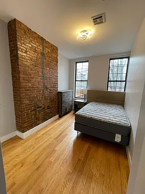 Rented by Aron Fried, LREB | media 3