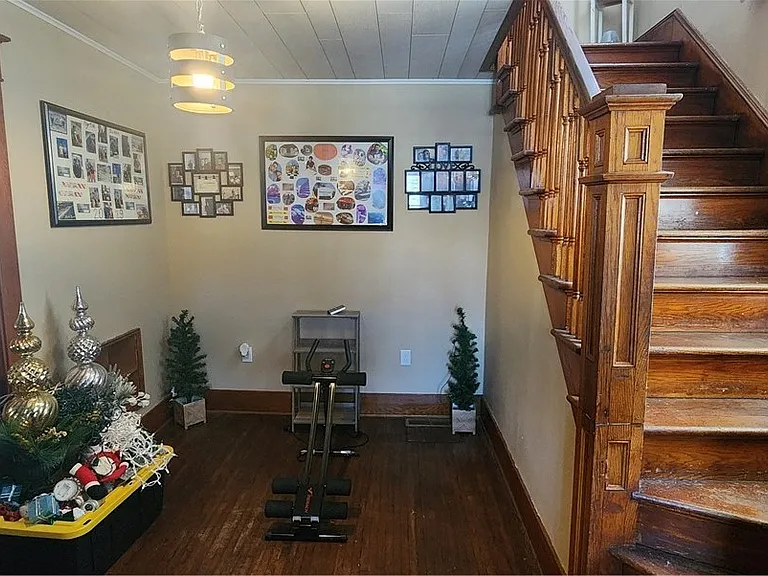 611 Mill St — Photo 4