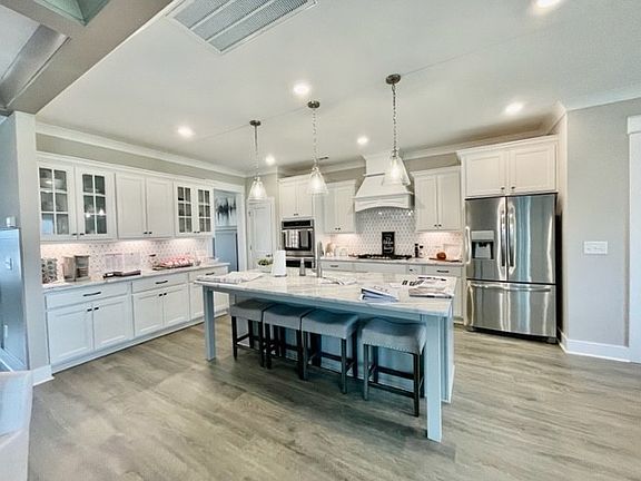 2nd image of 5633 Shelton Blvd