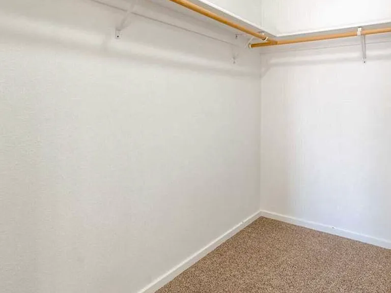 4662 W Tramore Dr — Photo 12