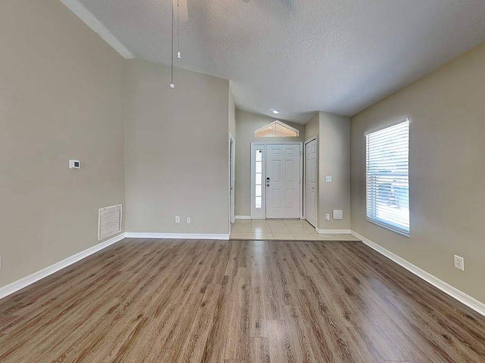 1st image of 10620 Lakeside Vista Dr #15