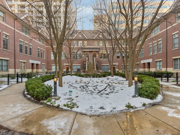 1942 S Prairie Ave #2, Chicago, IL 60616