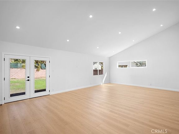 5th image of 16057 Knapp St