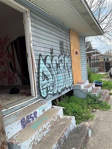 1st image of 4209-11 N Robertson St