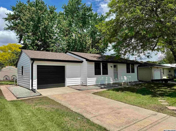 424 23rd St SW, Mason City, IA 50401