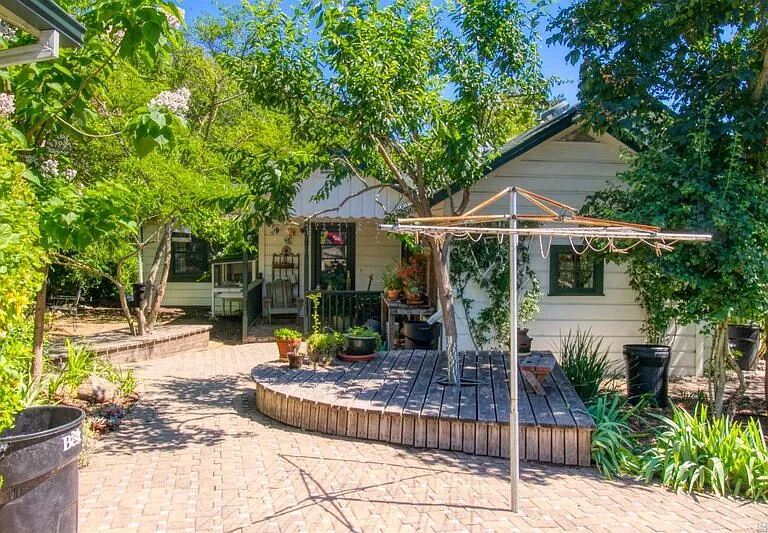 5204 Beaumont Way — Photo 1
