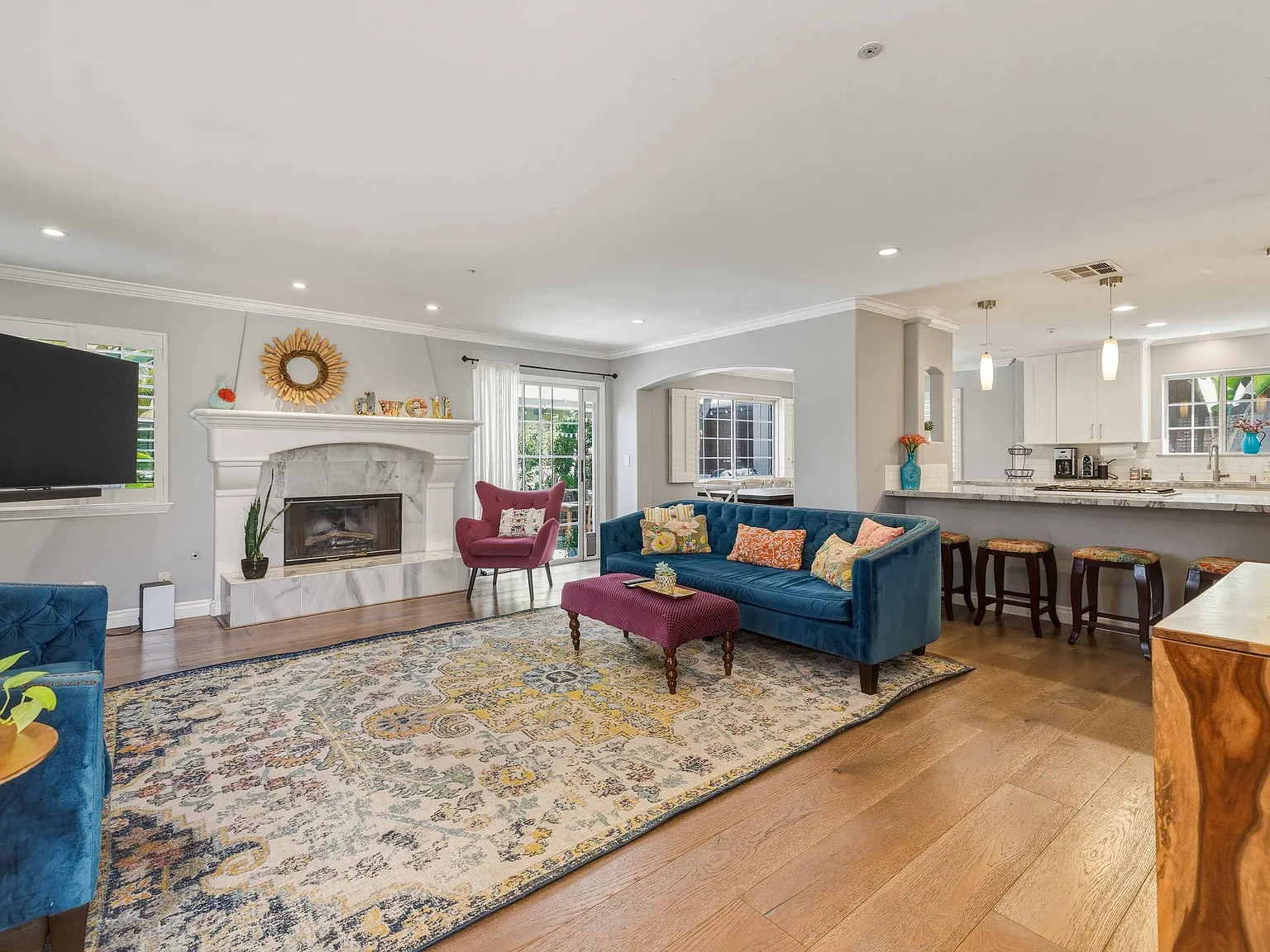 4 bed, 2.5 bath, 2138 sqft, $8,350 — Photo 4