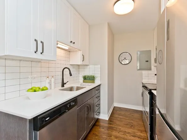 5538 N Sheridan Rd #202, Chicago, IL 60640