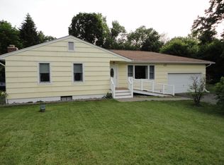 10 Orchard Ln, Lloyd, NY 12528