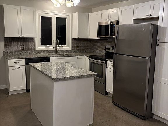 2nd image of 31 Bishop Ave #31