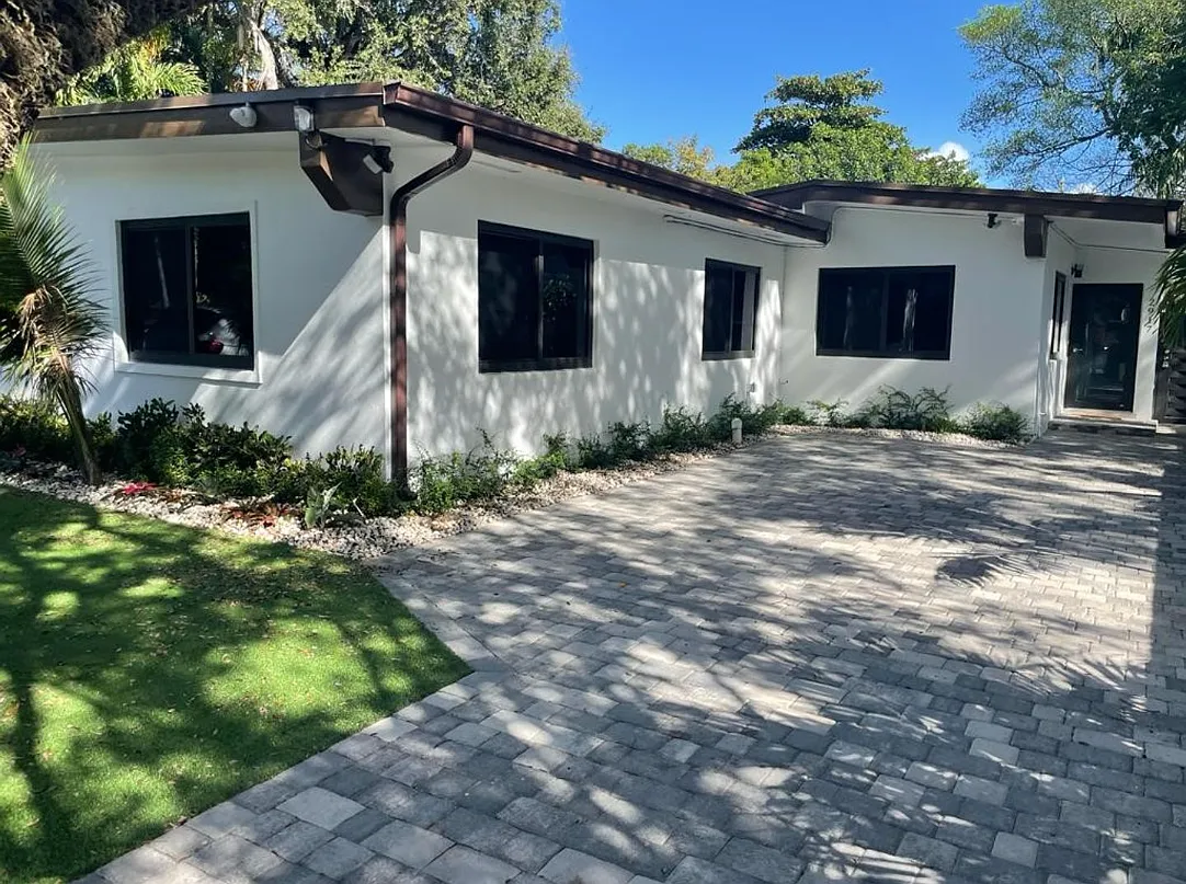 2 bed, $6,895 — Photo 1