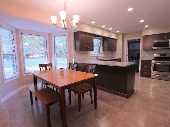 5th image of 8197 Hearthstone Ct