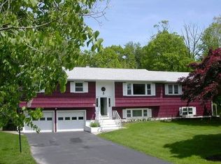 2 Flirtation Dr, Danbury, CT 06810