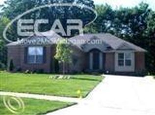 7373 Glen View Ln, Grand Blanc, MI 48439