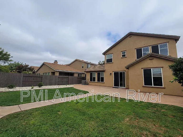 4265 Thalia Way — Photo 17