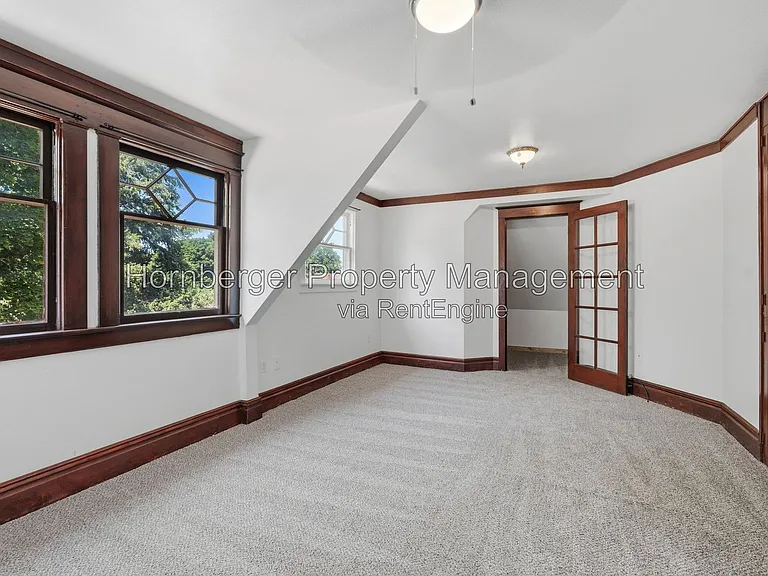1128 W Spofford Ave — Photo 14