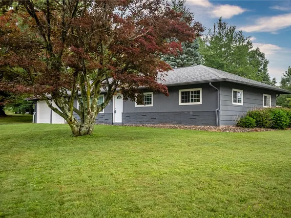 745 Theresa Ave, Hermitage, PA 16148