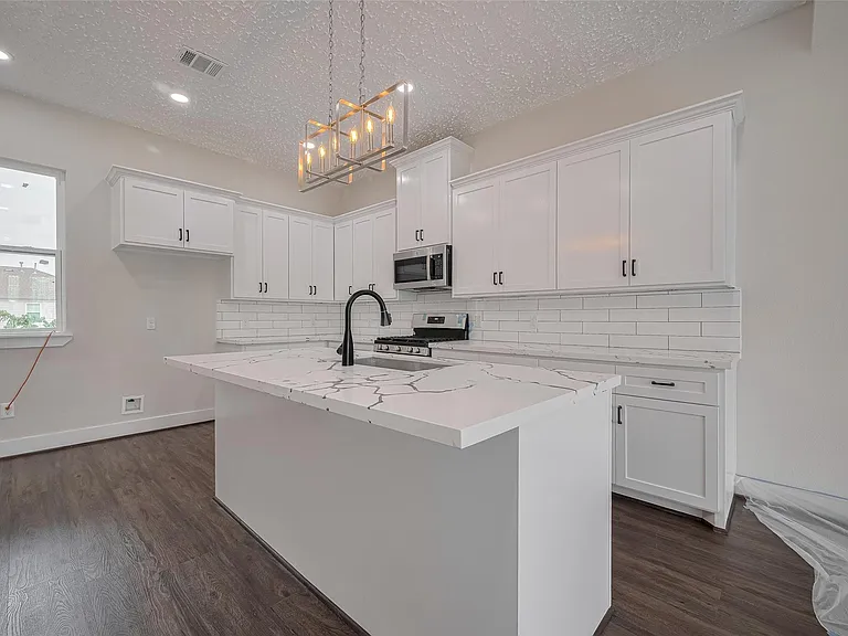 2206 Hoskins Dr — Photo 37