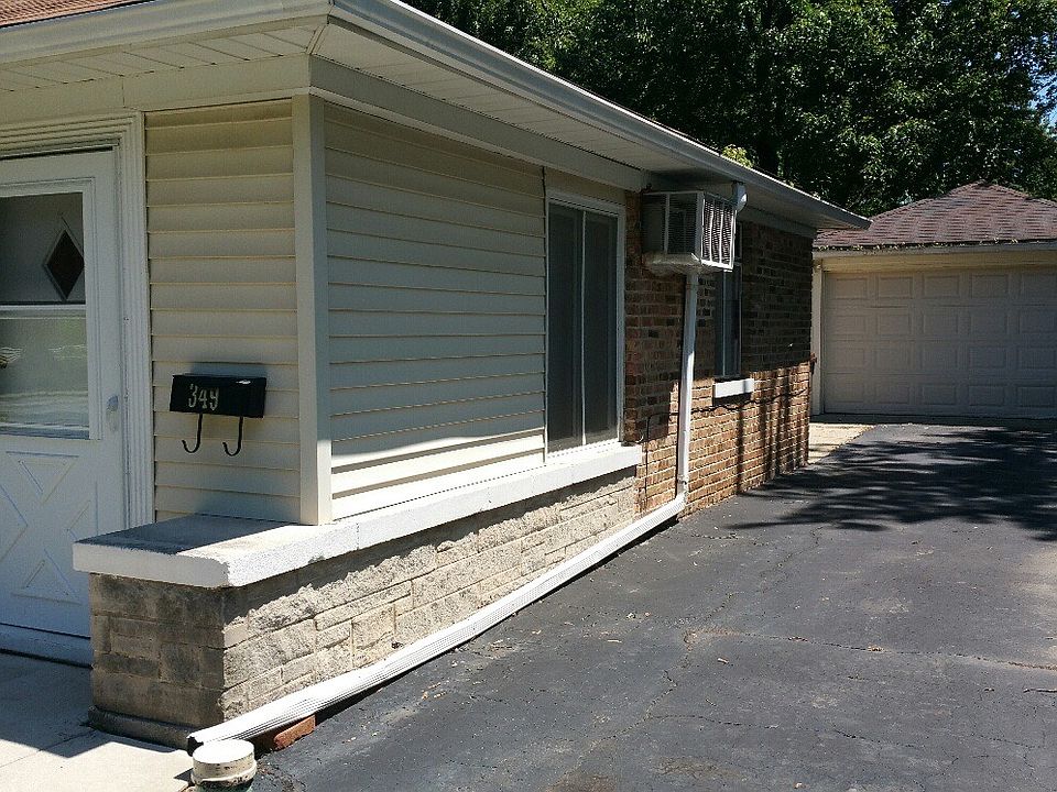 1.5 Detached Garage