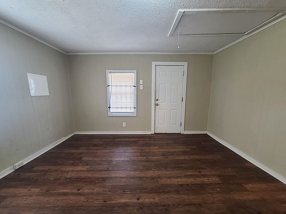 2nd image of 731 Flynn Rd