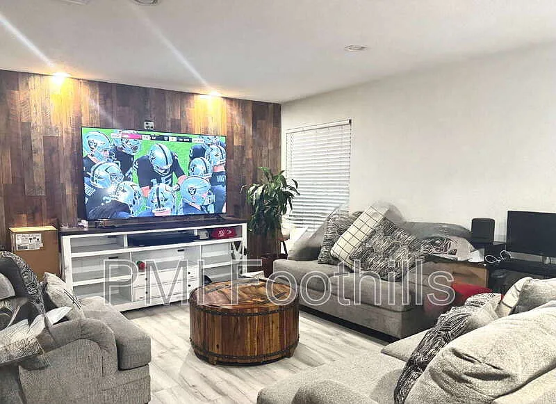 4 bed, 2.0 bath, 1688 sqft, $2,990 — Photo 4