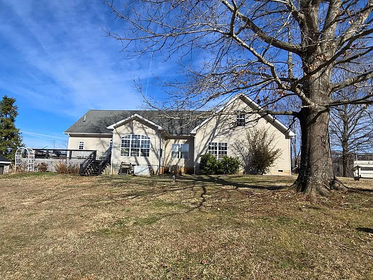8198 Francisco Rd — Photo 2