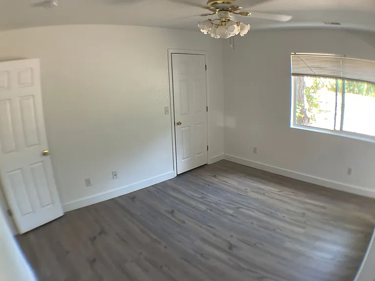 2115 N West St — Photo 15