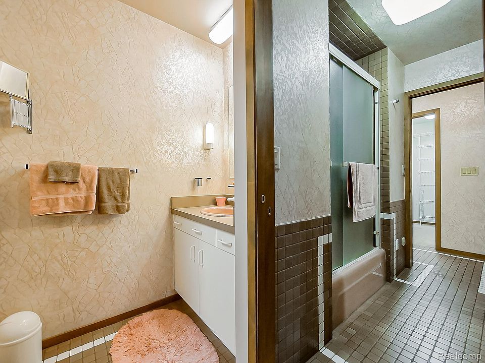 7830 Barnsbury Dr, photo 24