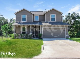 6630 Blimp Base Blvd, Hitchcock, TX 77563