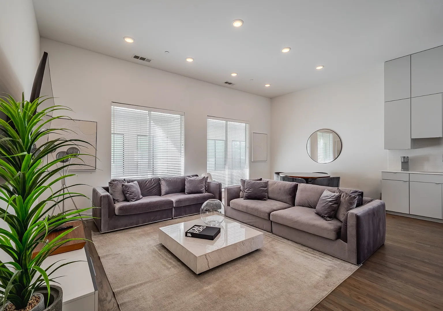 Fully Furnished Modern Townhome with Dual Primary Suites & 2-Car Garage | Knox-Henderson / Lower ... — Photo 1