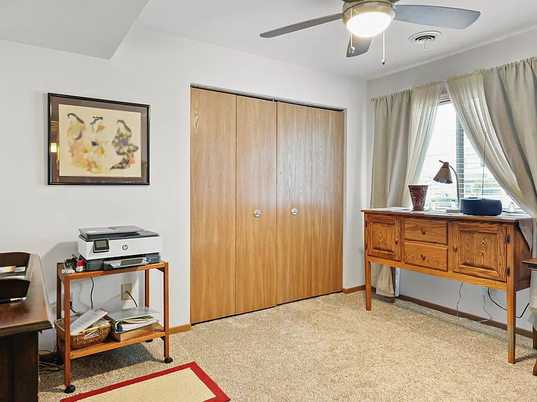 Ridge Creek Apartments — Photo 8