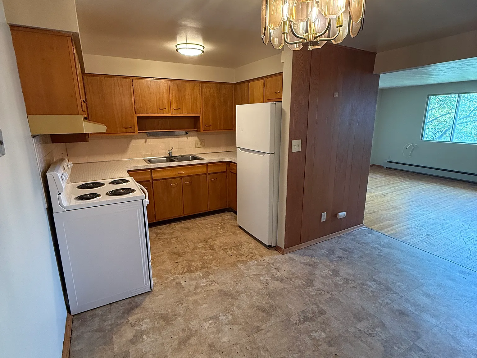 2 bed, 725 sqft, $1,200 — Photo 2