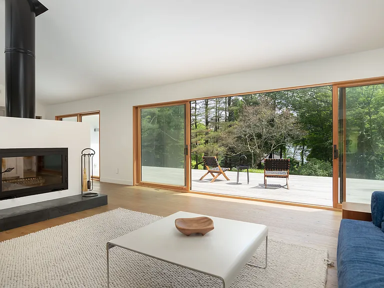 37 Canterbury Ln — Photo 5