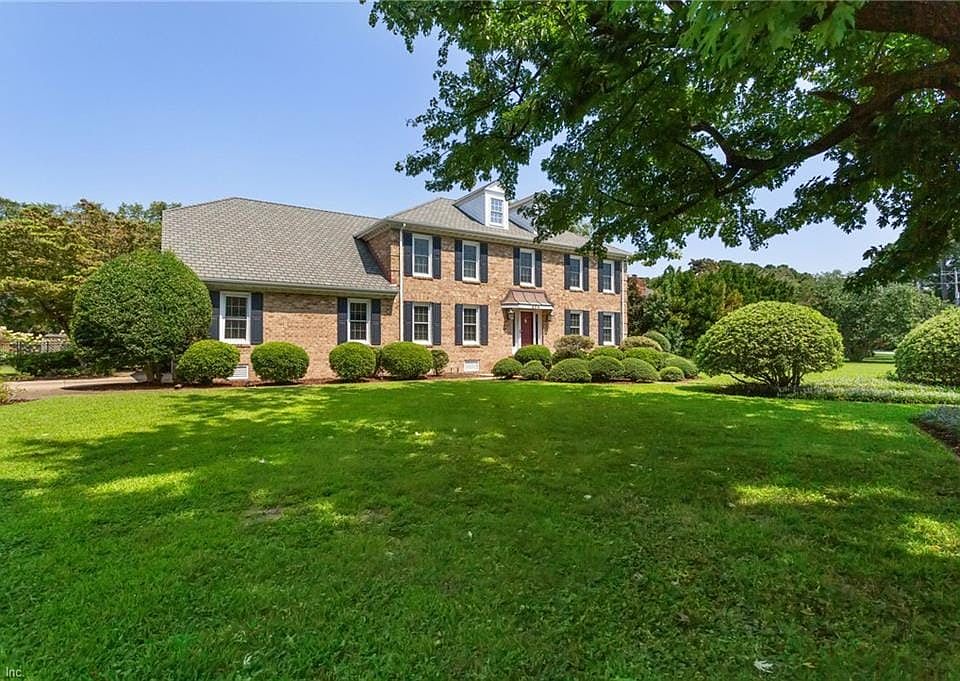 1st image of 804 Bay Colony Dr