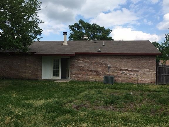 4th image of 2209 Quail Hollow Dr