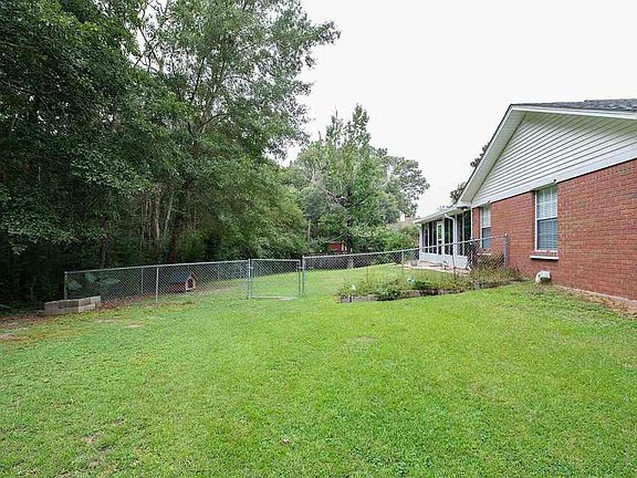 5th image of 10183 Sugar Creek Dr