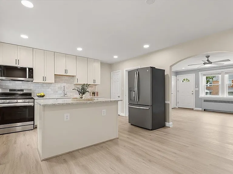 8 Enjay Ave — Photo 15
