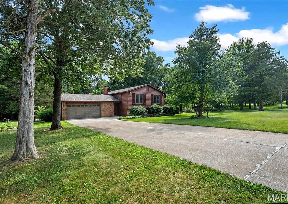 1st image of 15740 Ruby Ln