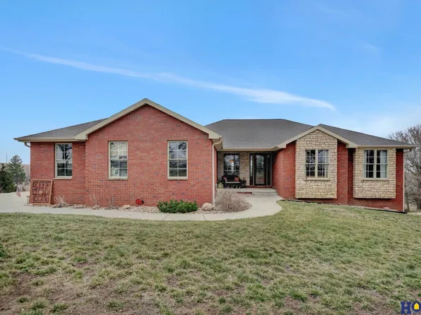 1829 W McKelvie Rd, Lincoln, NE 68531