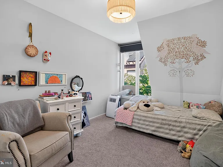 812 Lombard St #4 — Photo 11
