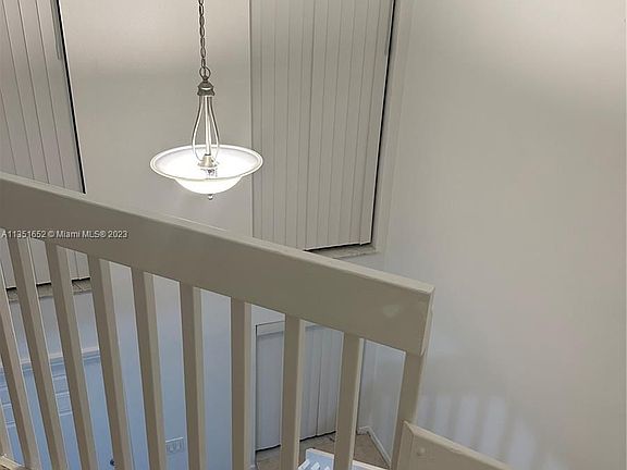 4th image of 658 NE 195th St #658